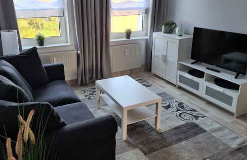 Plaue Apartment | Apartment in OT Plaue with a direct view of the Wendsee (1st floor - left)