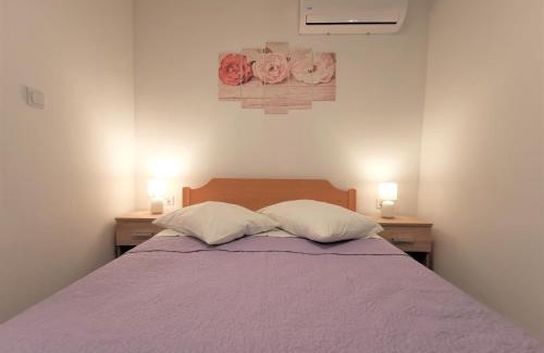 Drvenik Apartment | Apartmani Divić