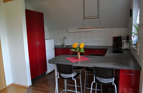 Markersdorf Apartment | Apartment 'Ferienwohnung Sonnenblume 1' with Mountain View, Balcony and Wi-Fi