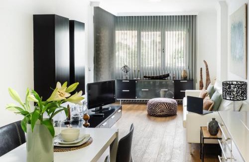 Las Palmas de Gran Canaria Apartment | Apartment Abora Garden with terrace, pool, extensive gardens and free parking