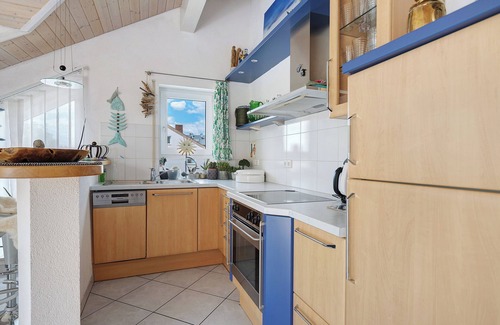 Radolfzell am Bodensee Apartment | Apartment 'Seeoase' with Balcony and Wi-Fi