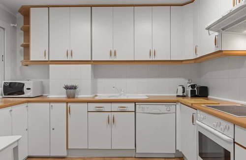 Puerto Banus Apartment | Apartment in Playas del Duque for 4 people| Casa Sevilla 413