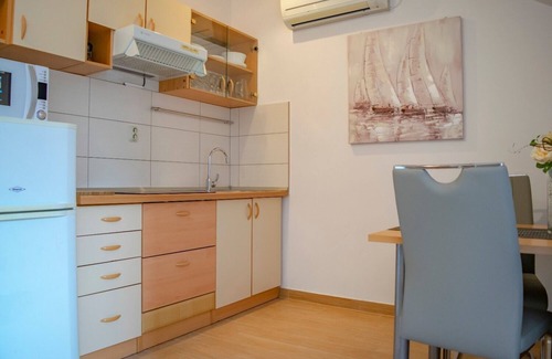 Stomorska Apartment | Apartments Daira (102041-A3) - Stomorska - island Solta
