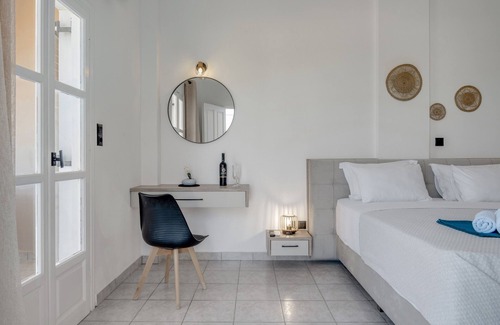 Agios Georgios House | Apartment '08 Double room Perivolos beach' with Mountain View and Air Conditioning