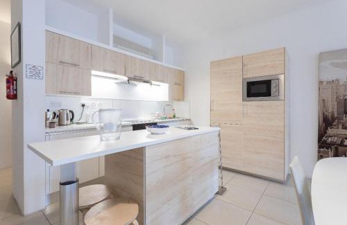 St. Andrew's Apartment | Apartment 15 min walk to Beach Center St Julians