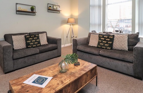 South Shore Cottage | APARTMENT 2 @ BLACKPOOL SLEEPOVER, pet friendly in Blackpool