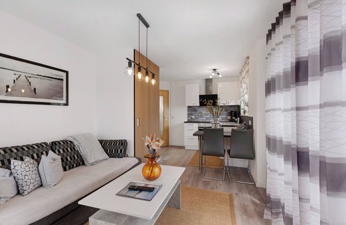 Ludwigshafen Apartment | Apartment '2-Zimmer' with Lake View, Balcony and Wi-Fi