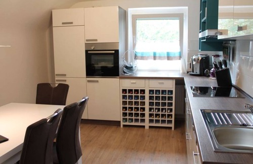 Beuren Apartment | Apartment 2 with Balcony and Wi-Fi