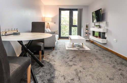 Saltaire Village Apartment | APARTMENT 207, character holiday cottage in Saltaire