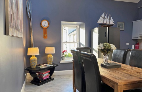 Kylemore Cottage | Apartment 375 - Kylemore - sleeps 6 guests in 3 bedrooms