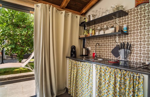 Fiumefreddo di Sicilia Apartment | Apartment 'A Ugghia- Dependance' with Shared Garden, Whirlpool and Air Conditioning