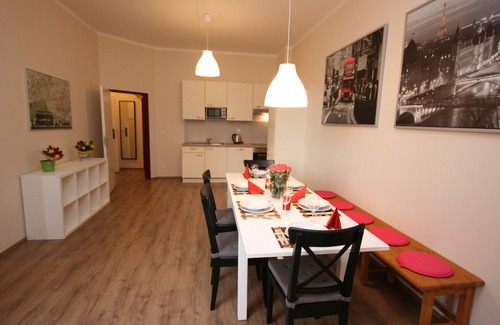 Goerlitz Apartment | Apartment A-XL APARTMENT HOUSE 50M TO WALKING ZONE 20 PARKING SPACES IN HOF FREE OF CHARGE