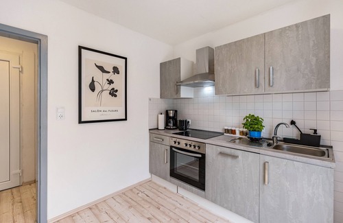 Schlatt Apartment | Apartment 'Alb Glück 2' with Private Terrace, Private Garden and Wi-Fi