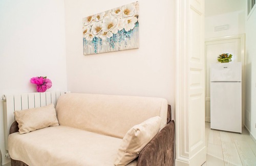 Viagrande House | Apartment "Alba 1" with Shared Terrace & Wi-Fi
