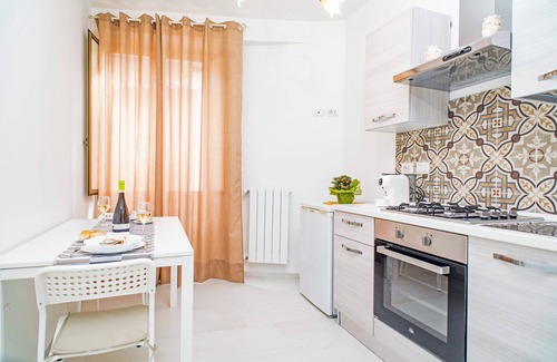Viagrande House | Apartment "Alba 2" with Shared Terrace & Wi-Fi