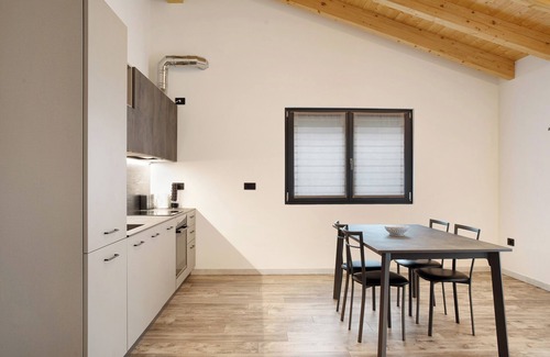 Caiolo Apartment | Apartment 'Alice' with Mountain View, Wi-Fi and Air Conditioning