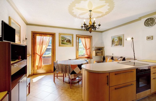 San Rocco Apartment | Apartment 'Appartamento Edelweiss' with Mountain View, Shared Garden and Wi-Fi