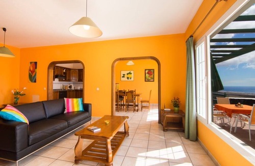 Tias Apartment | Apartment away from the crowd, with fantastic sea and panoramic views