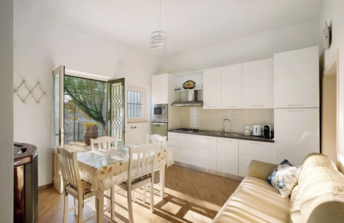 Agerola Apartment | Apartment 'Bella Veduta' with Sea View and Mountain View