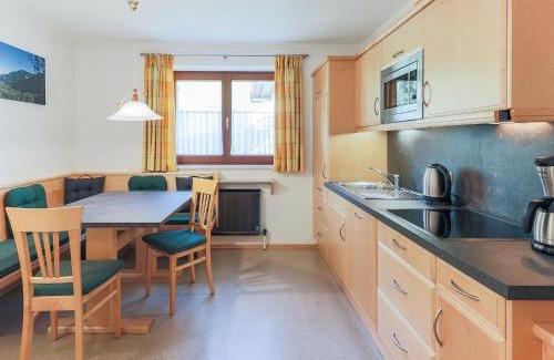 Moosen Apartment | Apartment Brixen near Ski Lift
