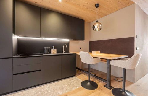 Funes Apartment | Apartment 'Calma' with Lake View, Shared Terrace and Wi-Fi