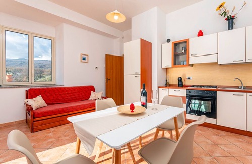 Piedimonte Etneo Apartment | Apartment 'Camia Etna House - Standard' with Sea View, Wi-Fi and Air Conditioning