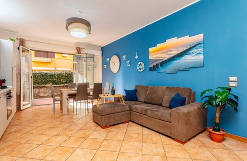 Mascali Apartment | Apartment 'Casa Vacanze Indaco' with Mountain View, Wi-Fi and Air Conditioning