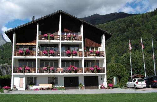 Reckingen Apartment | Apartment Casa Yolanda Mireille by Interhome