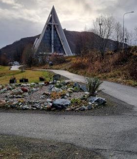 Tromsdalen Apartment | Apartment centrally located in Tromsø with free parking