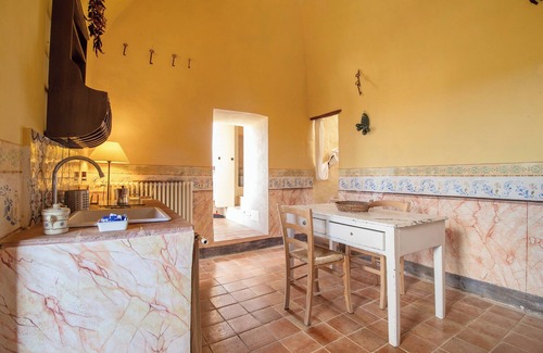 Bisceglie Apartment | Apartment 'Cerere' with Shared Terrace, Wi-Fi and Air Conditioning