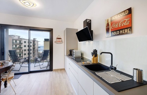 Noli Apartment | Apartment 'Con Vista Mare Noli' with Sea View, Wi-Fi and Air Conditioning