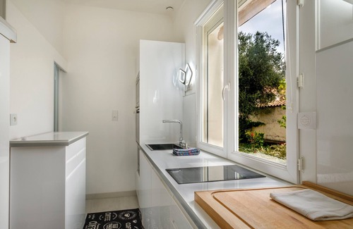 Villeneuve-Loubet Apartment | Apartment 'Dans Villa' with Private Pool, Wi-Fi and Air Conditioning