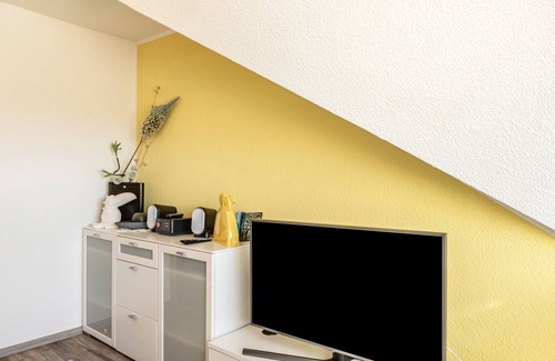 Mühlhausen Apartment | Apartment 'Vogelnest Adlerhorst' with Shared Pool, Wi-Fi and Air Conditioning