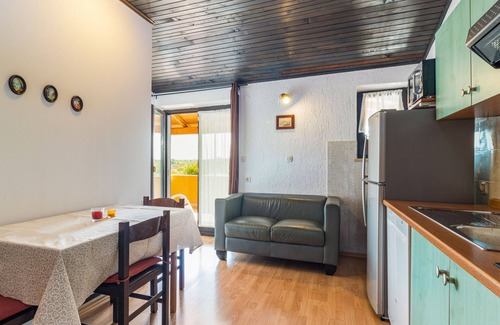 Zbandaj Apartment | Apartment Dika by Interhome