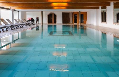 Saint-Pierre-de-Clages Apartment | Apartment Domaine des Reines A9 by Interhome