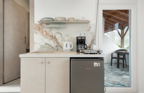 Panormos Apartment | Apartment 'Double Studio No 10' with Balcony and Wi-Fi