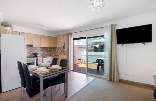 Vila Real Santo Antonio Apartment | Apartment 'Dourado Duplex' with Balcony, Wi-Fi and Air Conditioning