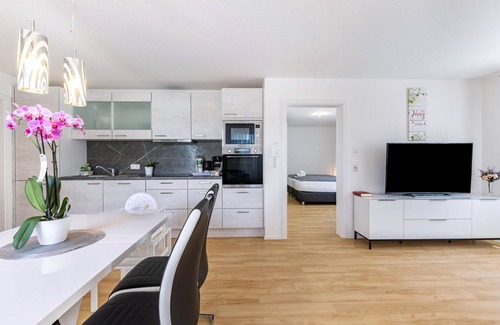 Dusslingen Apartment | Apartment "Dußlingen" with Private Terrace & Wi-Fi