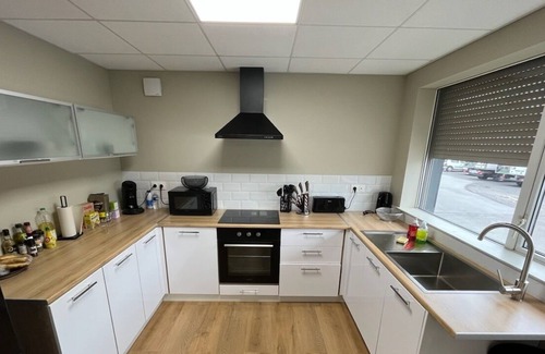 Maubeuge Apartment | Apartment-Ensuite with Shower-Courtyard view