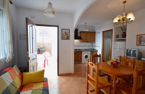Conil de la Frontera City Center Apartment | Apartment in the town centre with patio