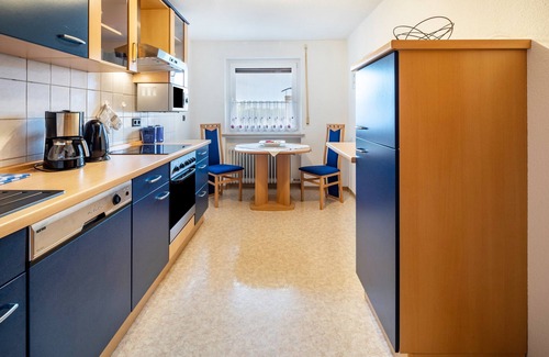 Niedenstein Apartment | Apartment 'Ferienwohnung Sigrun' with Shared Terrace, Shared Garden and Wi-Fi