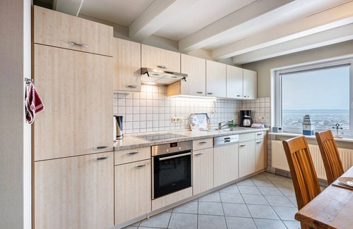 Hallig Langeneß Apartment | Apartment 'Ferienwohnung Sylt' with Sea View, Shared Terrace and Wi-Fi