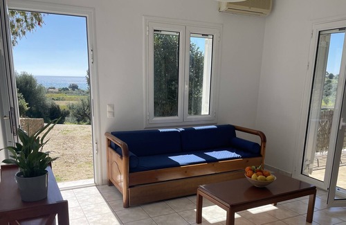 Pylos-Nestoras Apartment | Apartment for 2 people by the sea