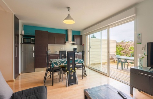 Saint-Simon-de-Bordes Apartment | Apartment 'Le Clos Du Champ De L'Amour - Ile D'Aix' with Private Pool and Air Conditioning