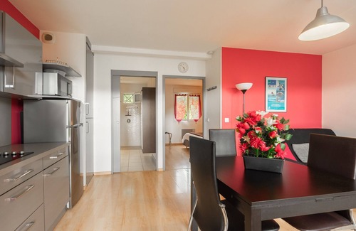 Saint-Simon-de-Bordes Apartment | Apartment 'Le Clos Du Champ De L'Amour - Royan' with Private Pool and Air Conditioning