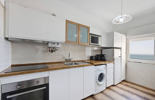Praia da Rocha Apartment | Apartment 'Frente Mar' with Sea View & Wi-Fi