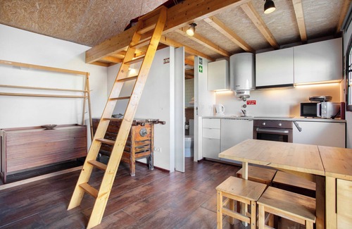 Baleal Apartment | Apartment 'Garden Studio 2' with Sea View, Shared Terrace and Wi-Fi