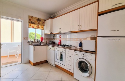 Vilamoura Apartment | Apartment 'Golfview' with Shared Pool, Wi-Fi and Air Conditioning