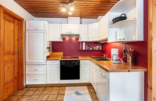 Brandenberg-Fahl Apartment | Apartment 'Haus Strohmeier' with Private Terrace, Private Garden and Wi-Fi