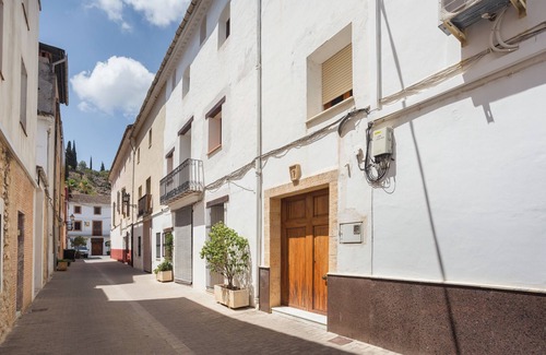 Villalonga Apartment | Apartment 'Habitacion Estandar - Edificio Contiguo' with Private Terrace, Wi-Fi and Air Conditioning